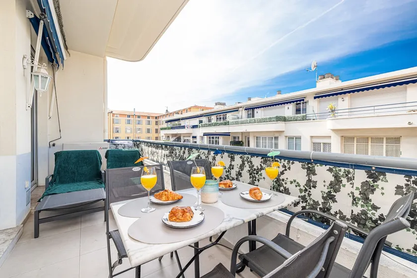 Royal Riviera - Image 1