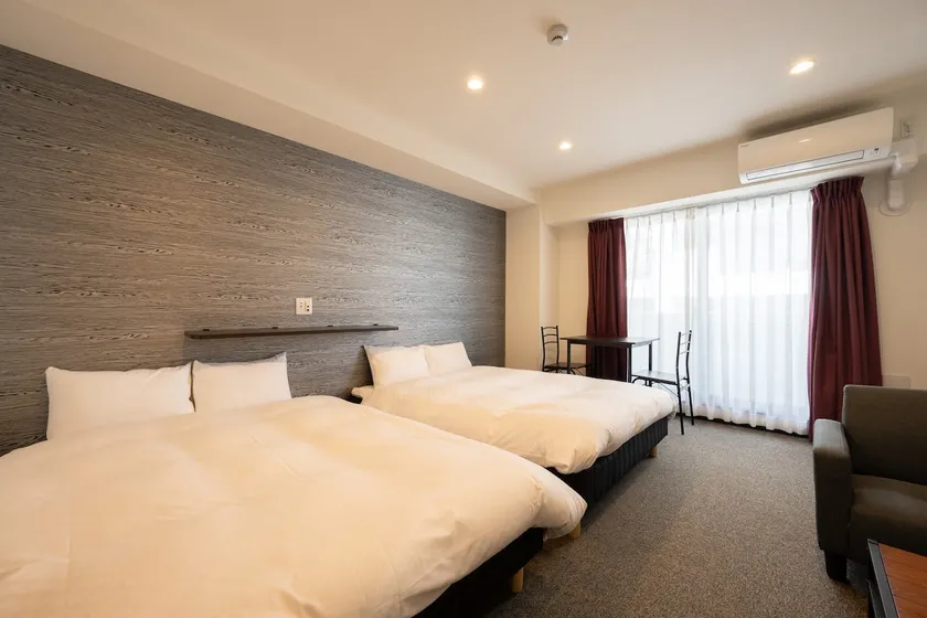 Ideal for sightseeing in Osaka with your family! Can be used by 4 people. Within walking distance to Dotonbori. - Image 1
