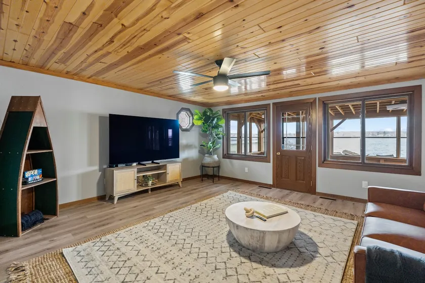 Oasis on 188 - Lake House, Kayaks, Ski Hills! - Image 1