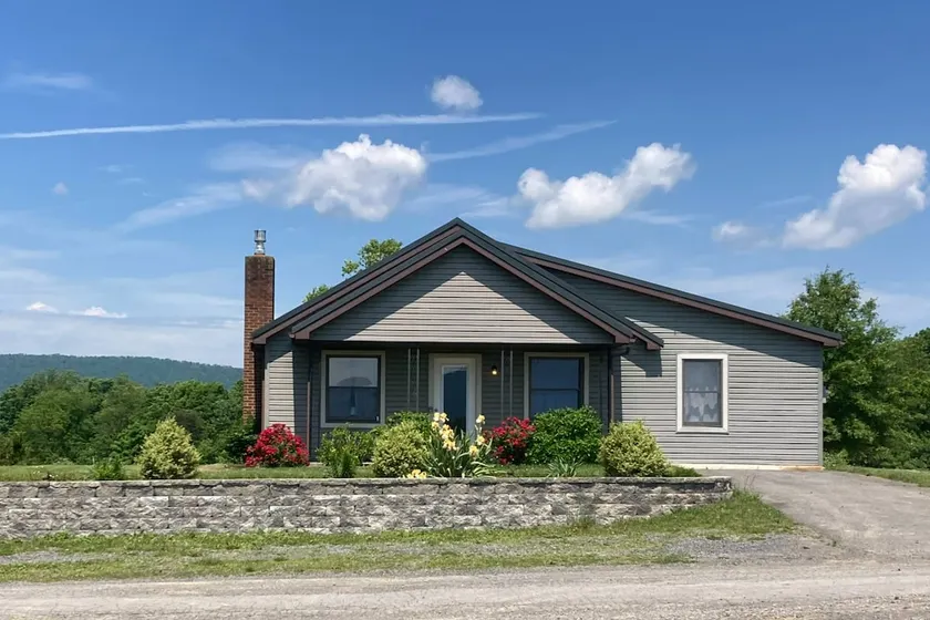 The Guest House at Coulter Farms - Image 1