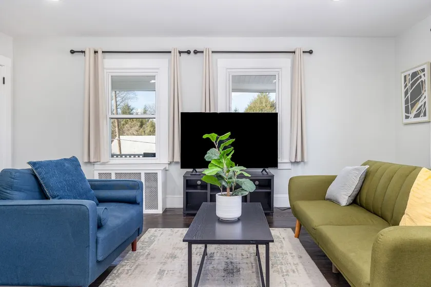 Beautiful Apartment, Just Steps from UCONN - Image 1