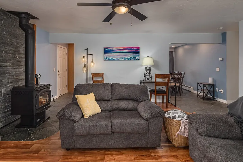 Cozy City Stay, 3bdrm near Airport - Image 1