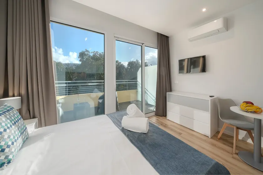 Art Deco Central Apartments - 3B - Image 1