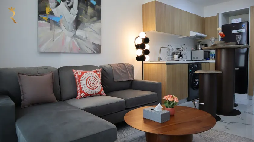 Luxe 1BR Haven | Calm Modern Escape - Image 1