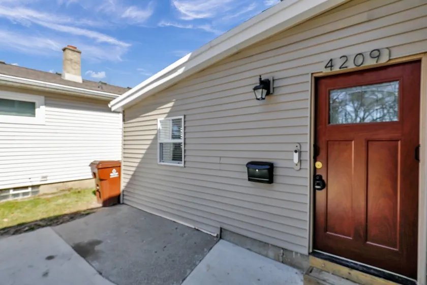 5 Bedroom, 7 Bed Cozy and Spacious Home. - Image 1