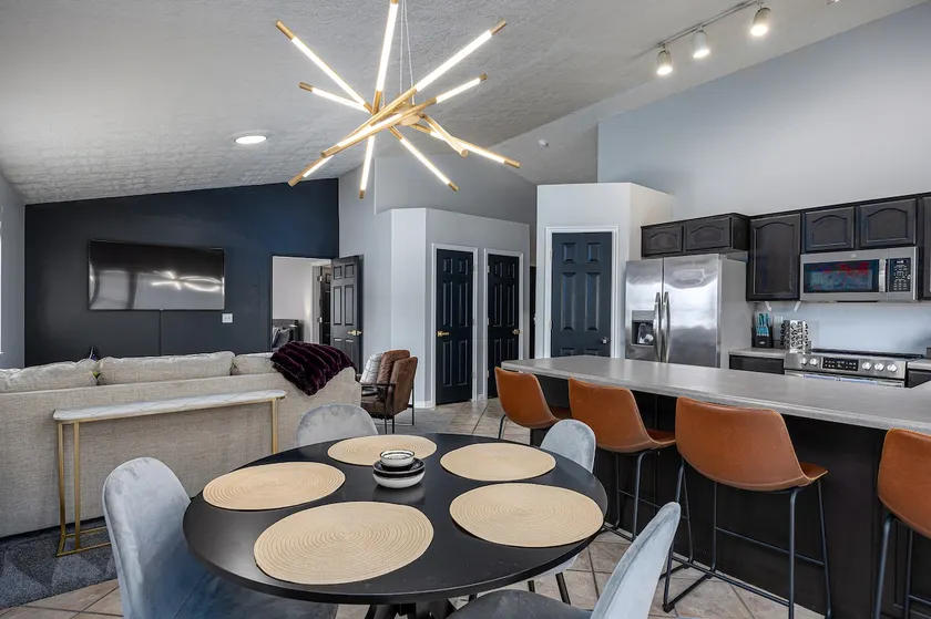 4BR 4BA w/Movie Theater Near SLC, Airport, Skis - Image 1