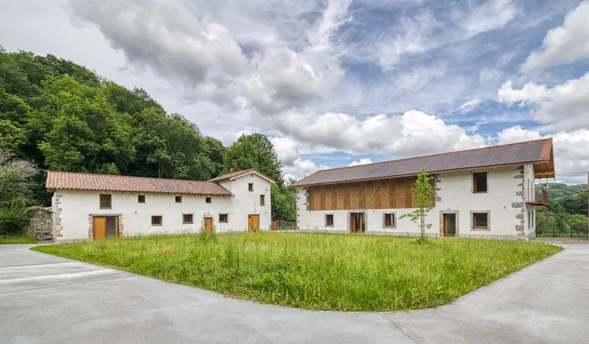 The Residence - Group Gîte to be privatized - Image 1