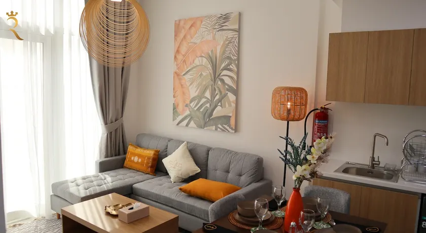 Elegant 1BR Haven | Central City Escape - Image 1