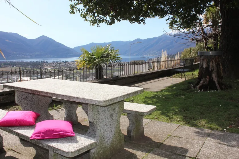 Sonne tanken - time out - on Lake Maggiore - Image 1