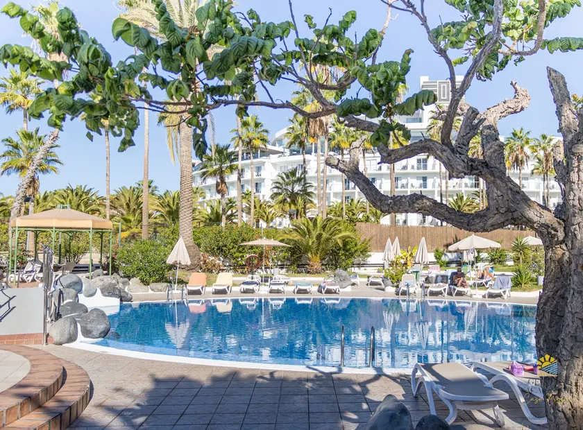 Altamira Lux Suite Beach El Duque - Image 1