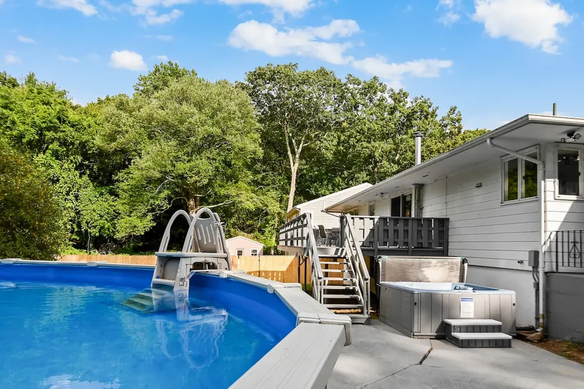 2 Houses~Pool~Hot Tub~IndoorOutdoor Games~24Guests - Image 1