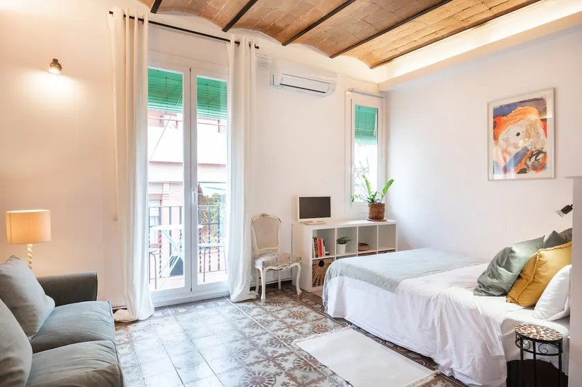 Cozy studio with terrace in Gracia - Image 1