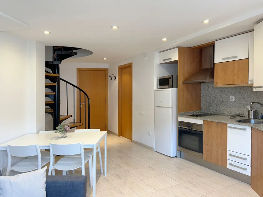A central duplex with a terrace - Image 1