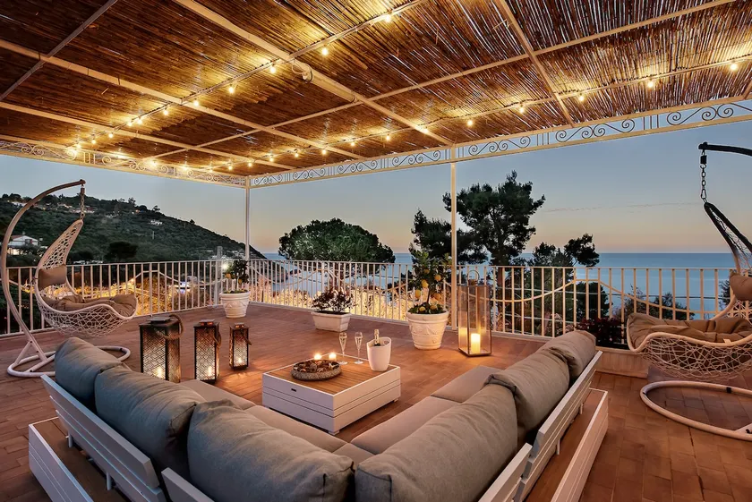 Appartement 'Rooftopnerano - Amazing Sea View' avec vue sur mer, Wi-Fi et climatisation - Image 1