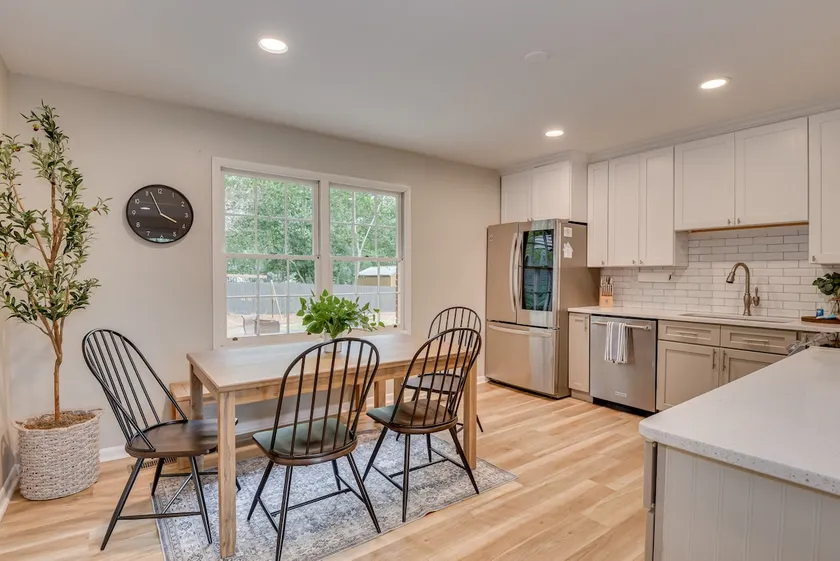 Modern Retreat! Safe, Central & Family Friendly! - Image 1