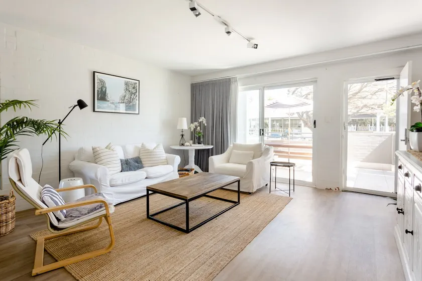 Beachside Chic - 2 Bedroom - Image 1