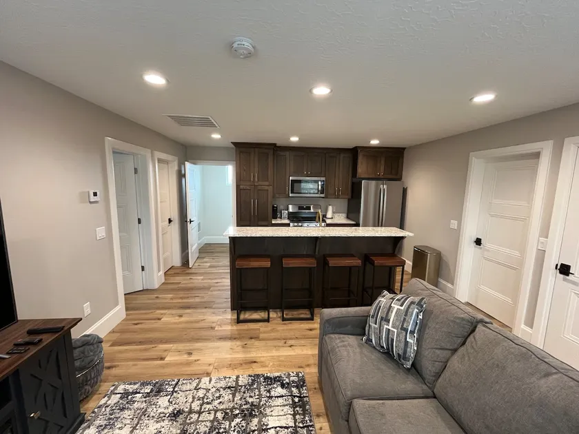 Pete's Lodge - Image 1