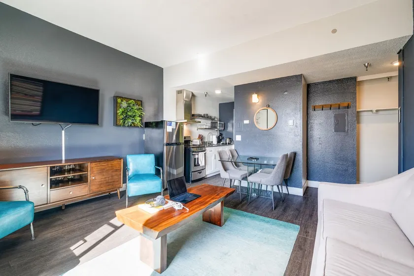 Oxford Seattle - View Apartment in Downtown - Image 1