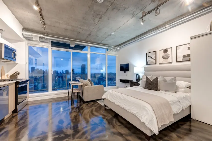 Downtown Views in Beltline with parking spot! - Image 1