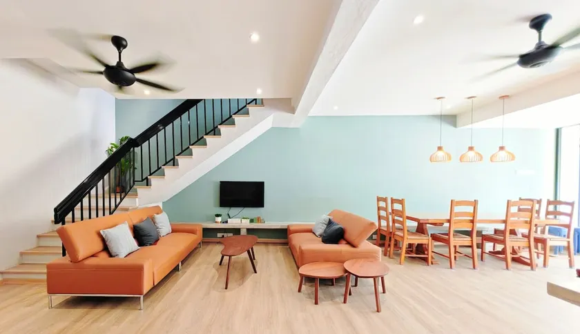 35 BeachHouse Batu Ferringhi 7 Bedroom 7 Bathroom EV friendly - Image 1