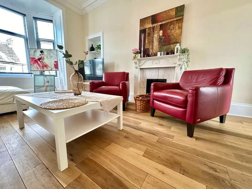 Best Dumbarton home,spacious and bright - Image 1
