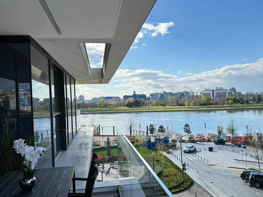 BW Terraces: 5-Star Pool/Gym Luxury by the River - Image 1