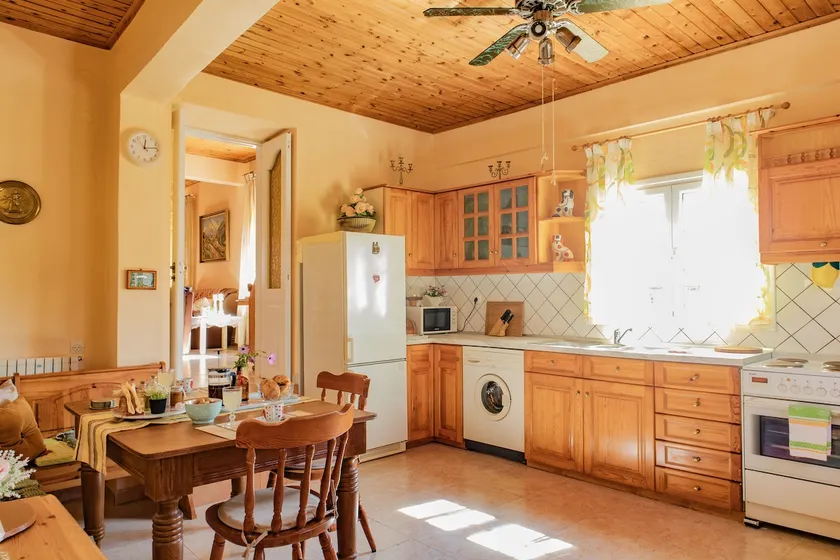 Washing Machine, free Wi-Fi & Parking, Patio - Image 1