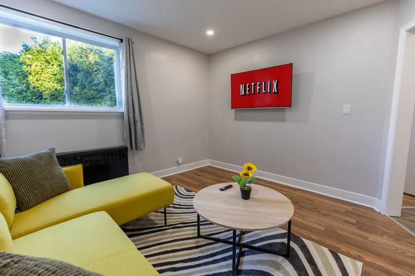 1 Bed Centrally Located Home in the Hospital Area! - Image 1