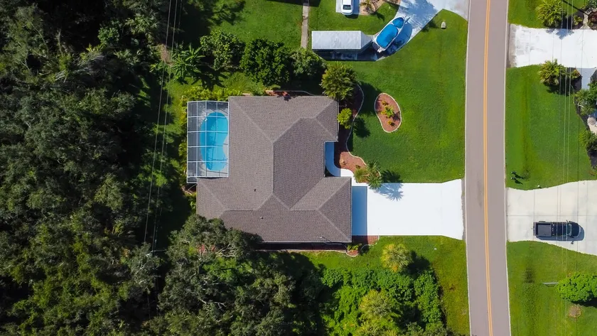Modern and Spacious 3bdrm and 3 bath house with pool - Image 1