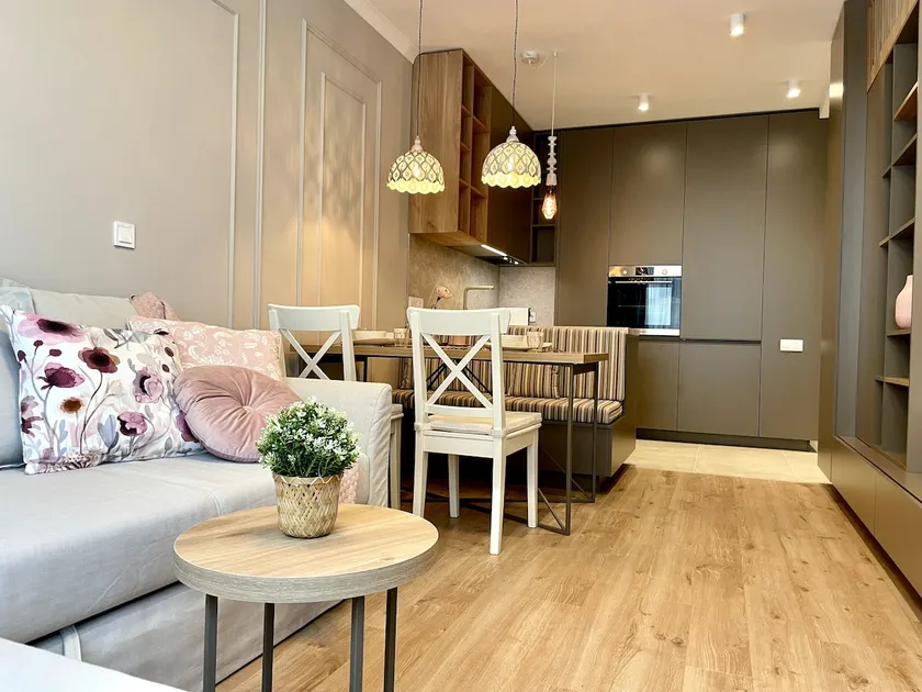 Cosher | 1BD Flat + Free Parking & Quiet Area - Image 1