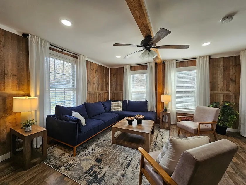 Charming Farmhouse in Oneonta - Image 1