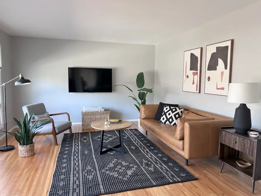 New Edina Hidden Gem Close to the Galleria Mall! - Image 1