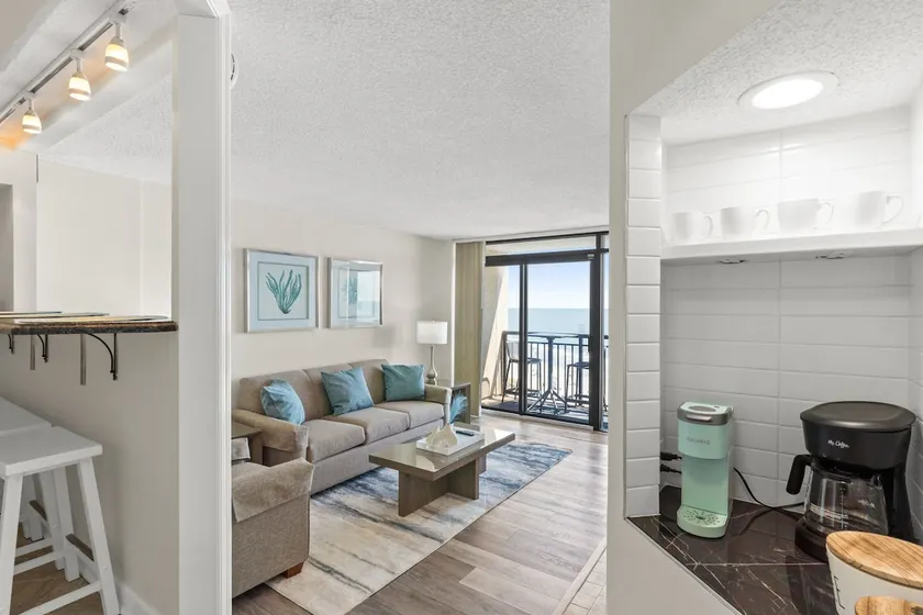 1 King BR Oceanfront Resort | Prime Location - Image 1