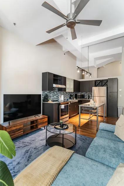 Central 1 Bed + Co-Working Near Stadium & CBD! - Image 1