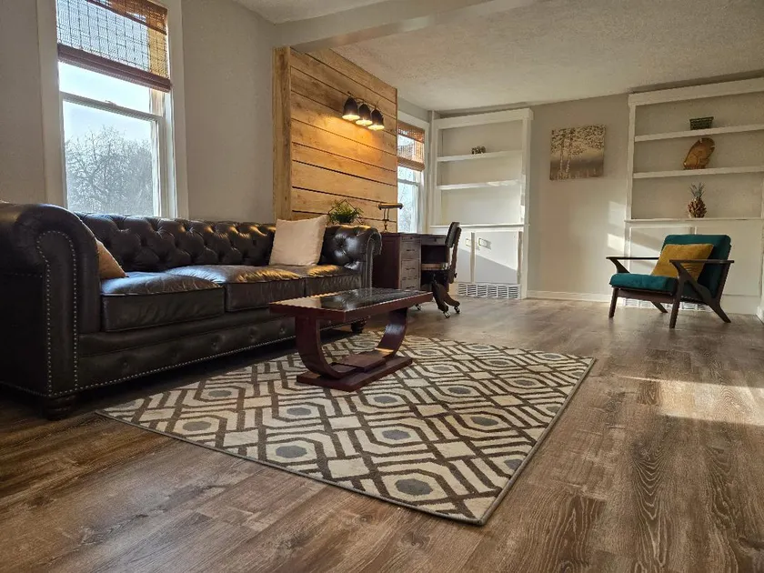 Modern Townhouse, vintage touch - Image 1