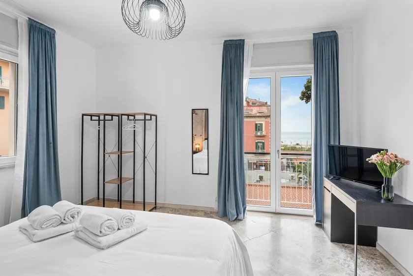Sea View Luxury Apartment - Image 1