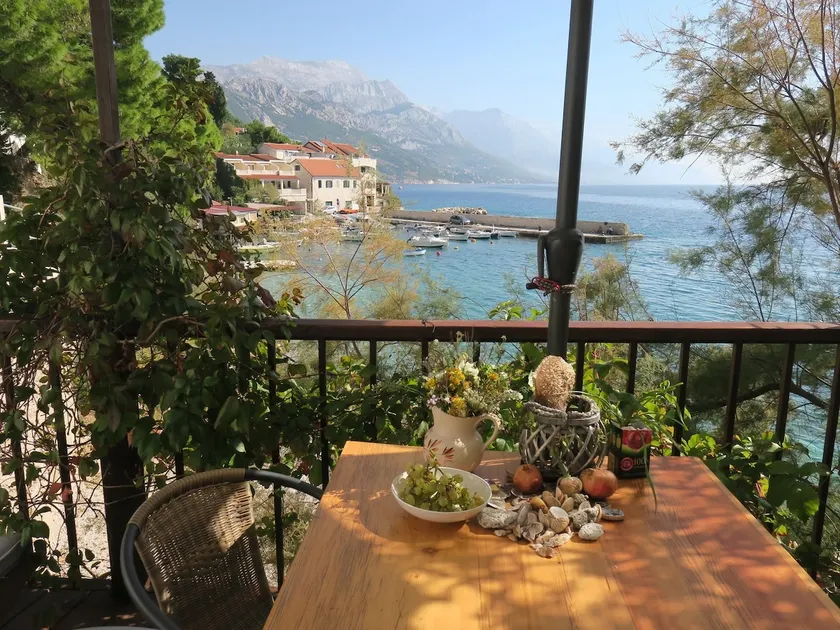 Beach Front Apartment - Image 1