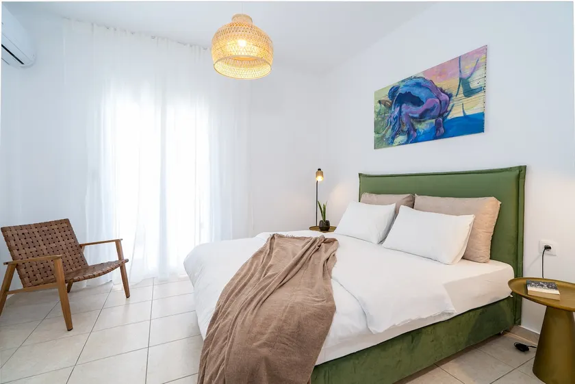 Conquer the tranquility of this coastal nest - Image 1