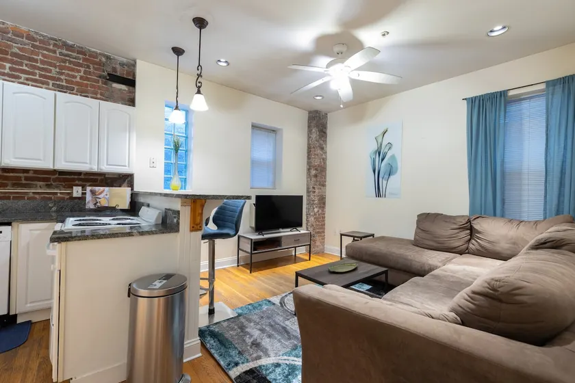 Central 2 Bed in North End | Peapod Rentals - Image 1