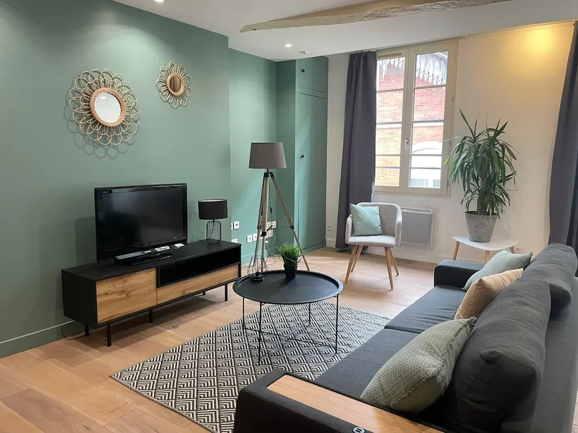 Cozy Apartment – City Center - Image 1