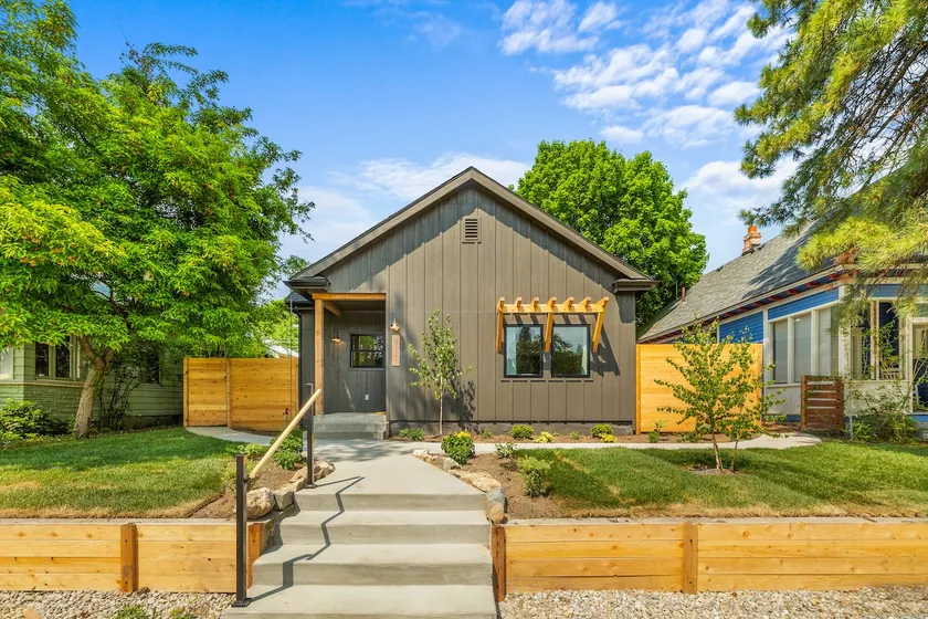Family Friendly Lakeside Ave - Image 1