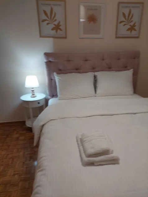 Santa Marina3 Beautiful Apartment - Image 1