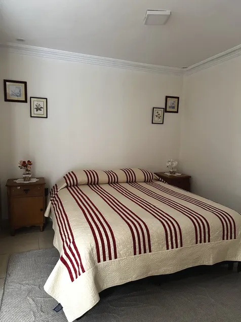 Apartment with a private bathroom - Image 1