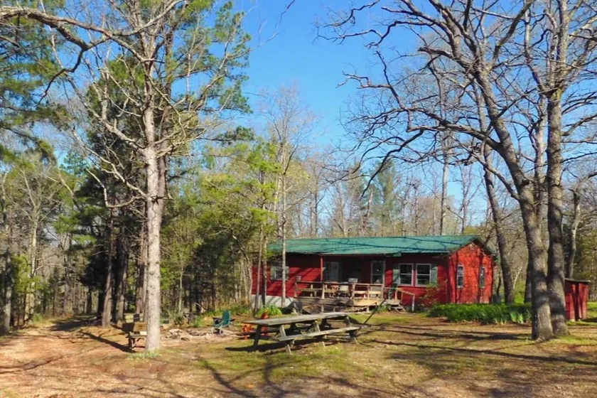 Secluded cottage overlooking scenic Ozark River - Image 1