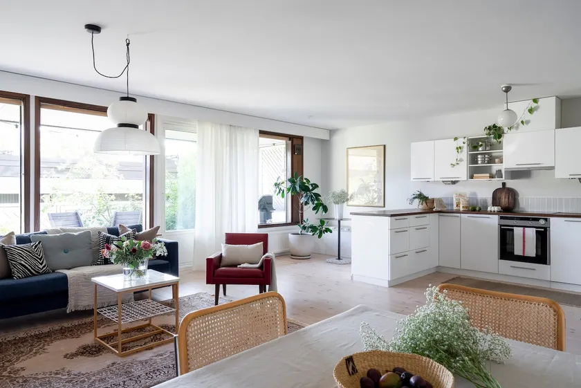 Renovated apartment with sauna near the subway - Image 1