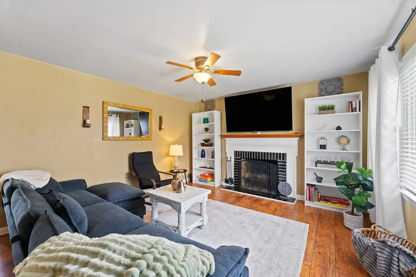 2 King Retreat • Near Mill Creek Park • 70” TV - Image 1