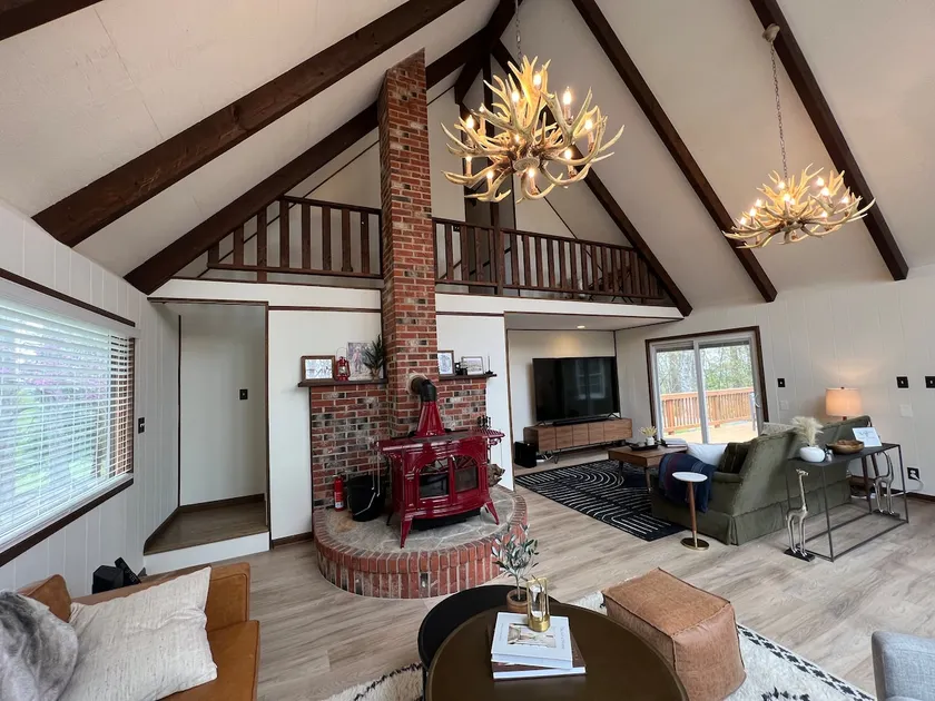 New - Modern Mountain Retreat w/ Hot tub and view! - Image 1