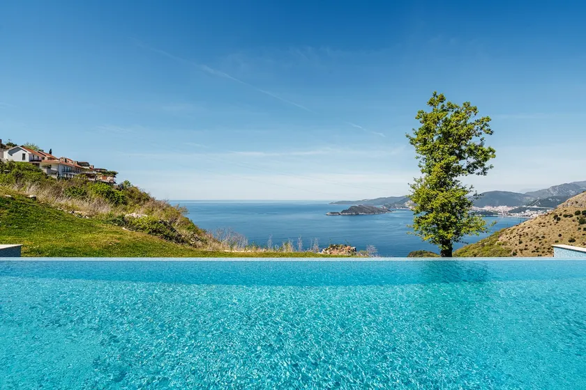 Monte Living by In Property - Image 1