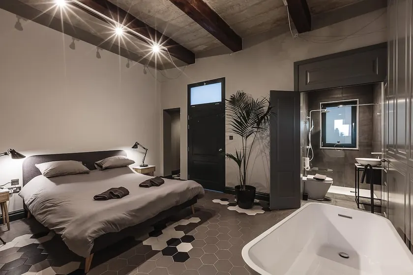 Rabat l.o. MDINA-Designer House THE BEDROOM-TUB - Image 1