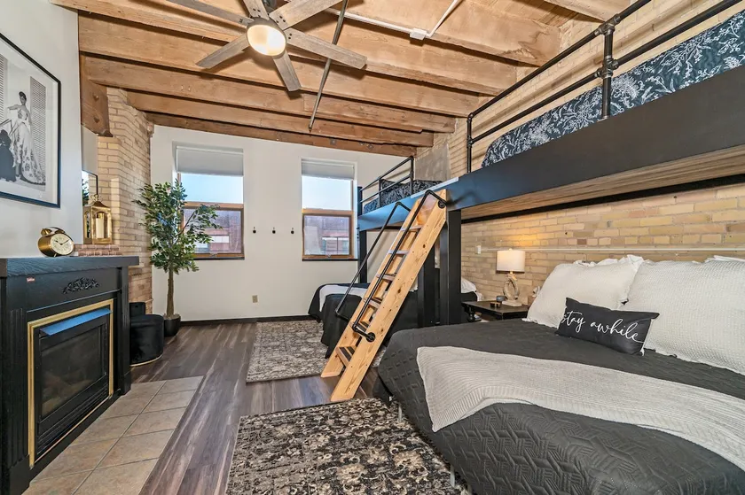 Loft on Lake Ave - Image 1